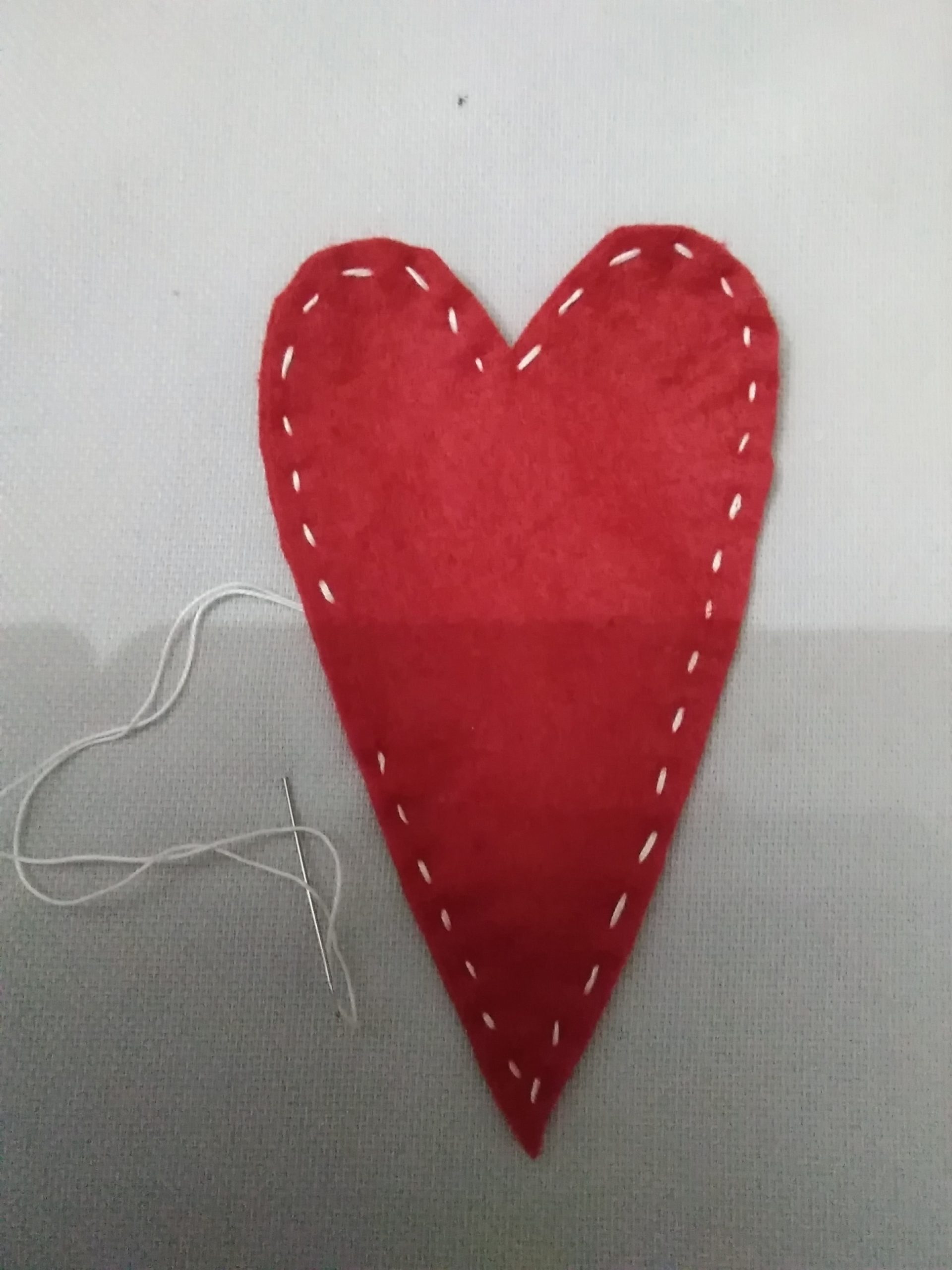 Decorazioni Cuori San Valentino - 8 Fili Di Feltro Rosso 180 Cm | Per Feste E Anniversari